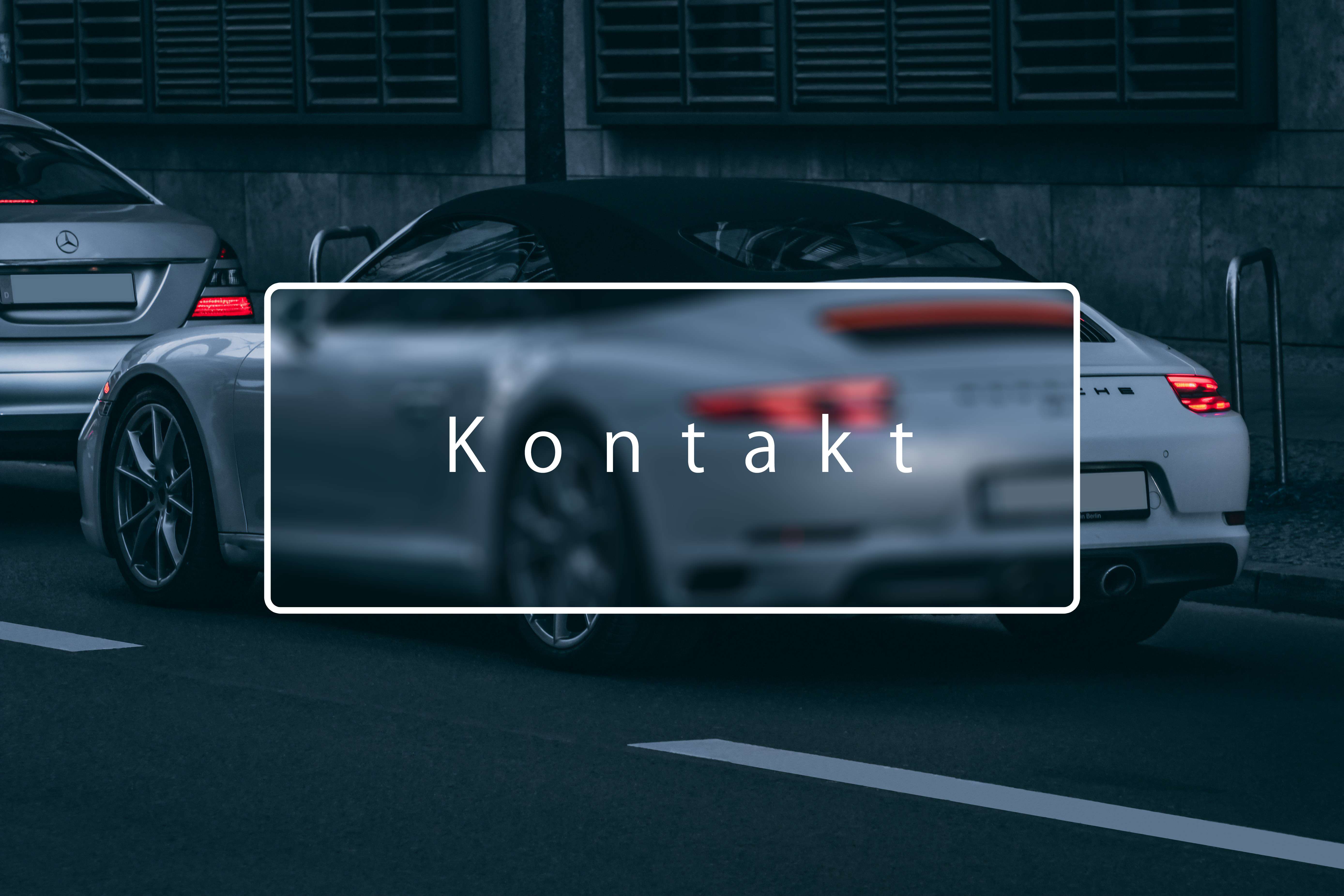 Porsche 911 Steht Hinter einem Mercedes